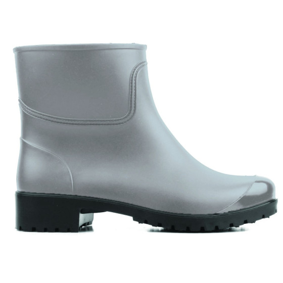 Sieviešu gumijas apavi...